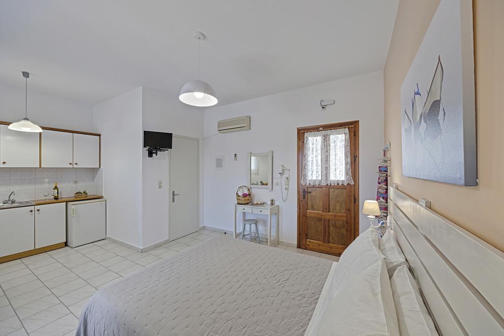 Letta'S Apartments Finikas  Eksteriør bilde